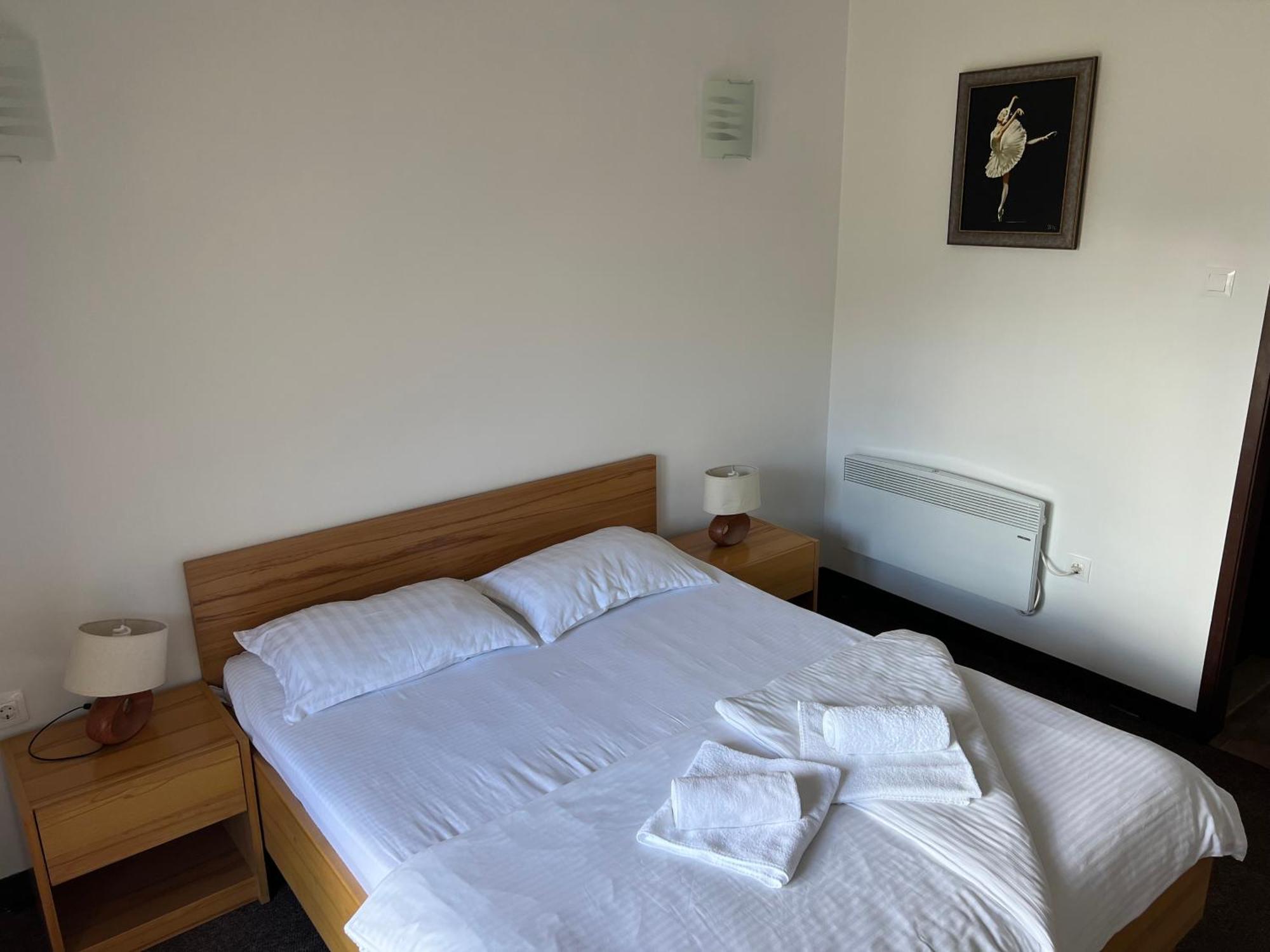 Jazina Hotel Τρέμπινιε Δωμάτιο φωτογραφία